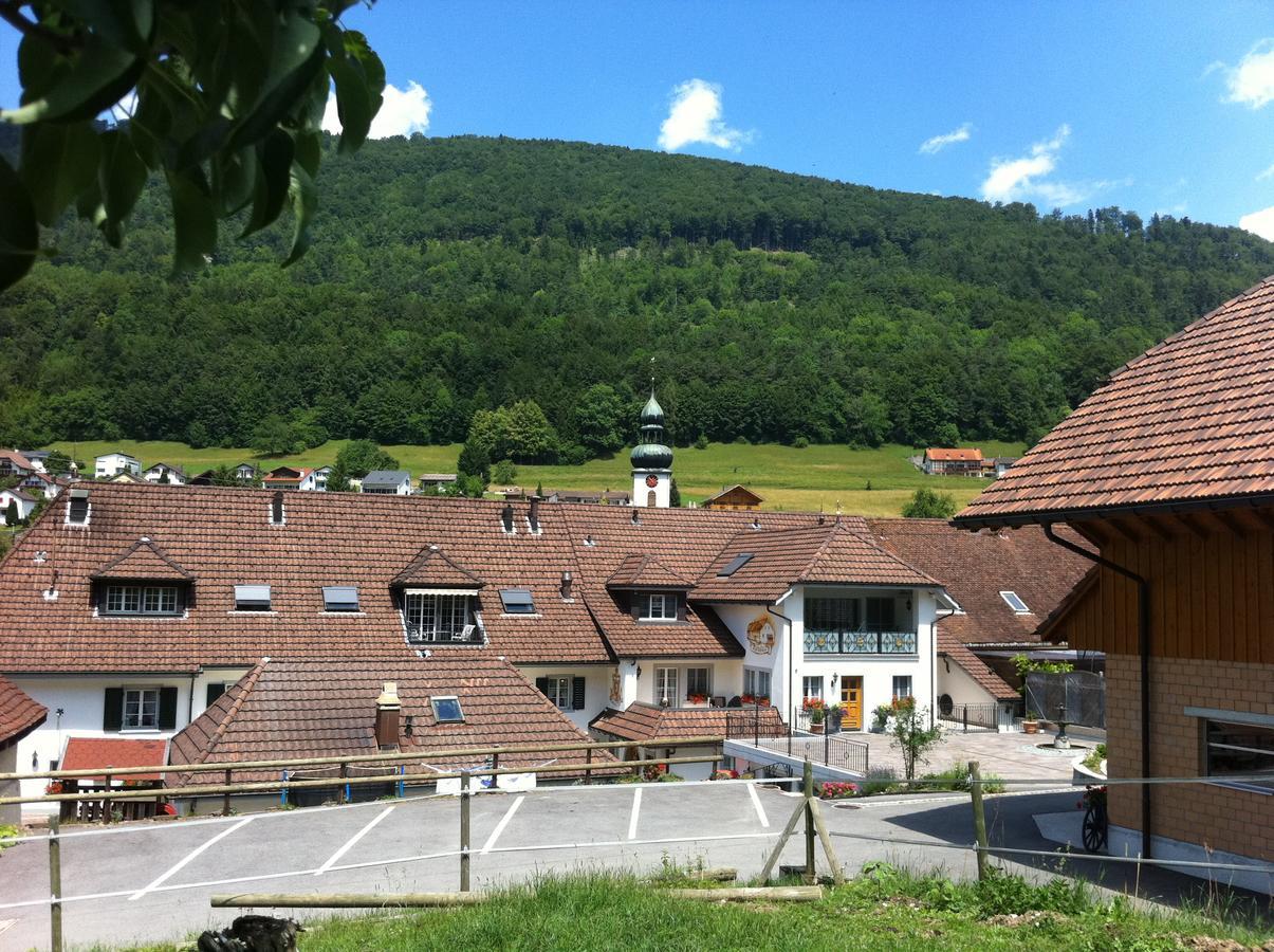 Hotel Kreuz Holderbank Eksteriør billede